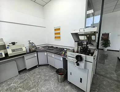 Laboratorio dello stabilimento di Wuhu · Attrezzature di controllo